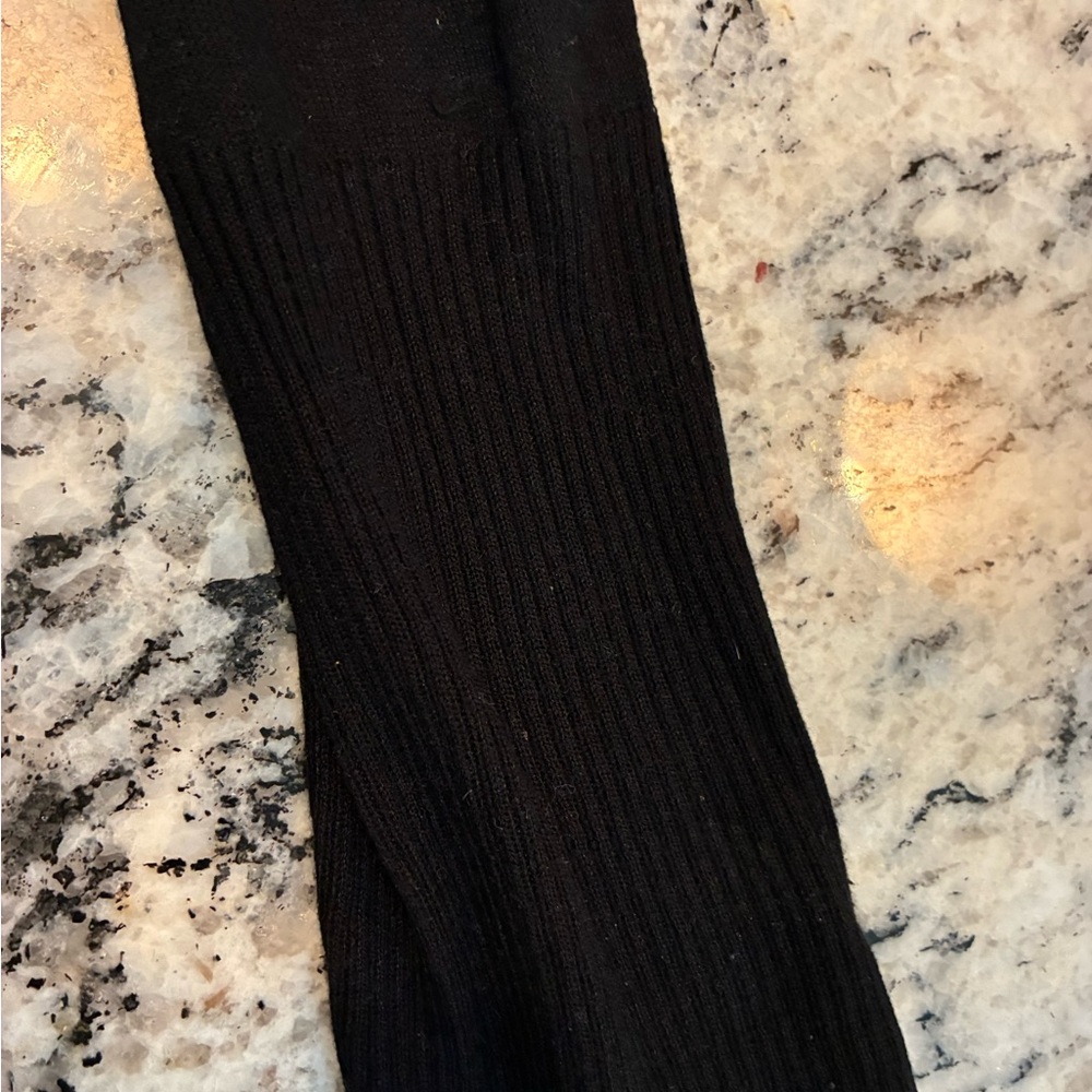 H&M Women's Black Crewneck Sweater.   L - Picture 3 of 7